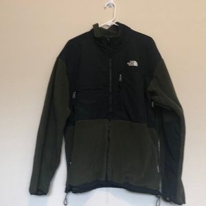 Men’s Army green North Face Denali jacket
